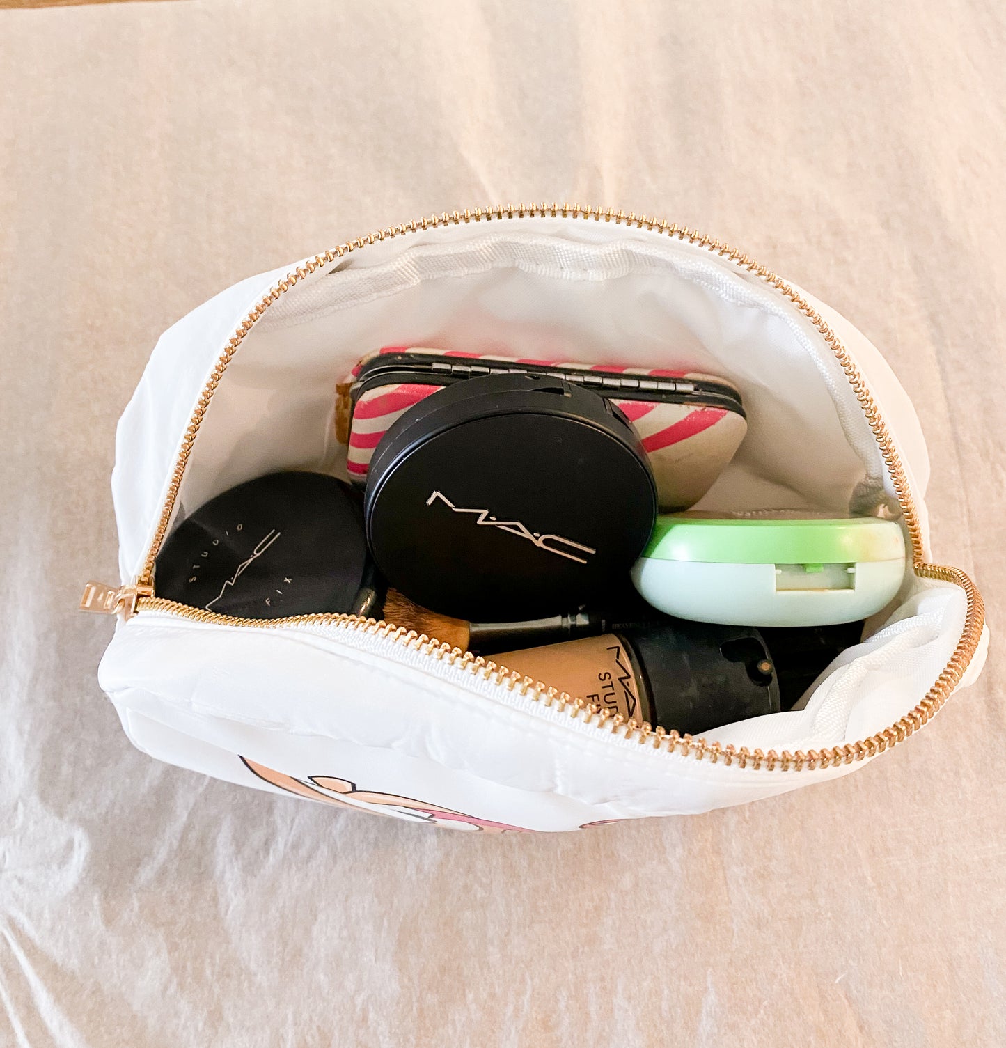Mickey Minnie Mouse Heart Locket Makeup Toiletry Bag